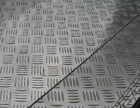 Лист нержавеющий рифленый г/к квинтет ЭИ268 2,5 мм фото