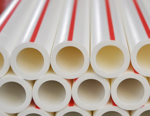 Полипропиленовая труба армированная стекловолокном серая PP-R PN25 63 мм ГОСТ 32415-2013 фото